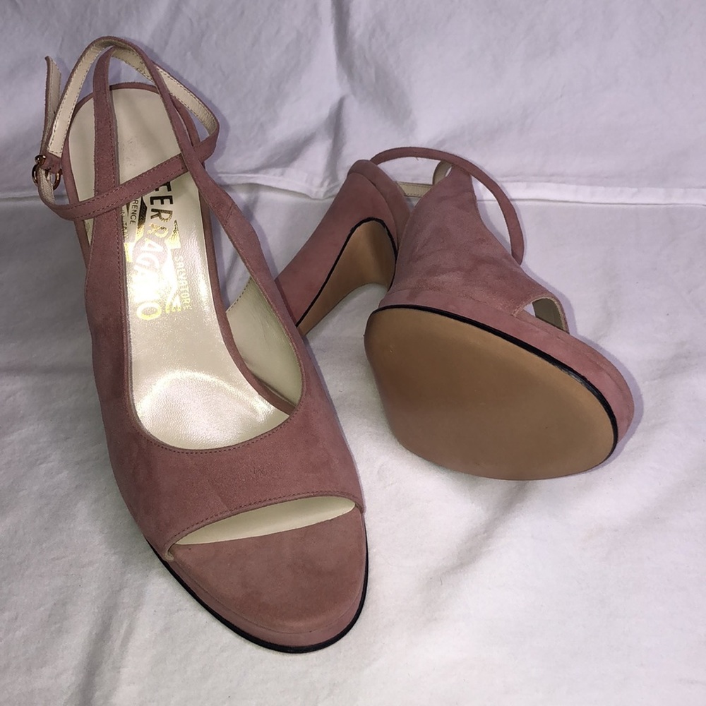 NEW Salvatore Ferragamo “Nabeul” Pink/Mauve Suede w/Ankle Strap & Open Toe